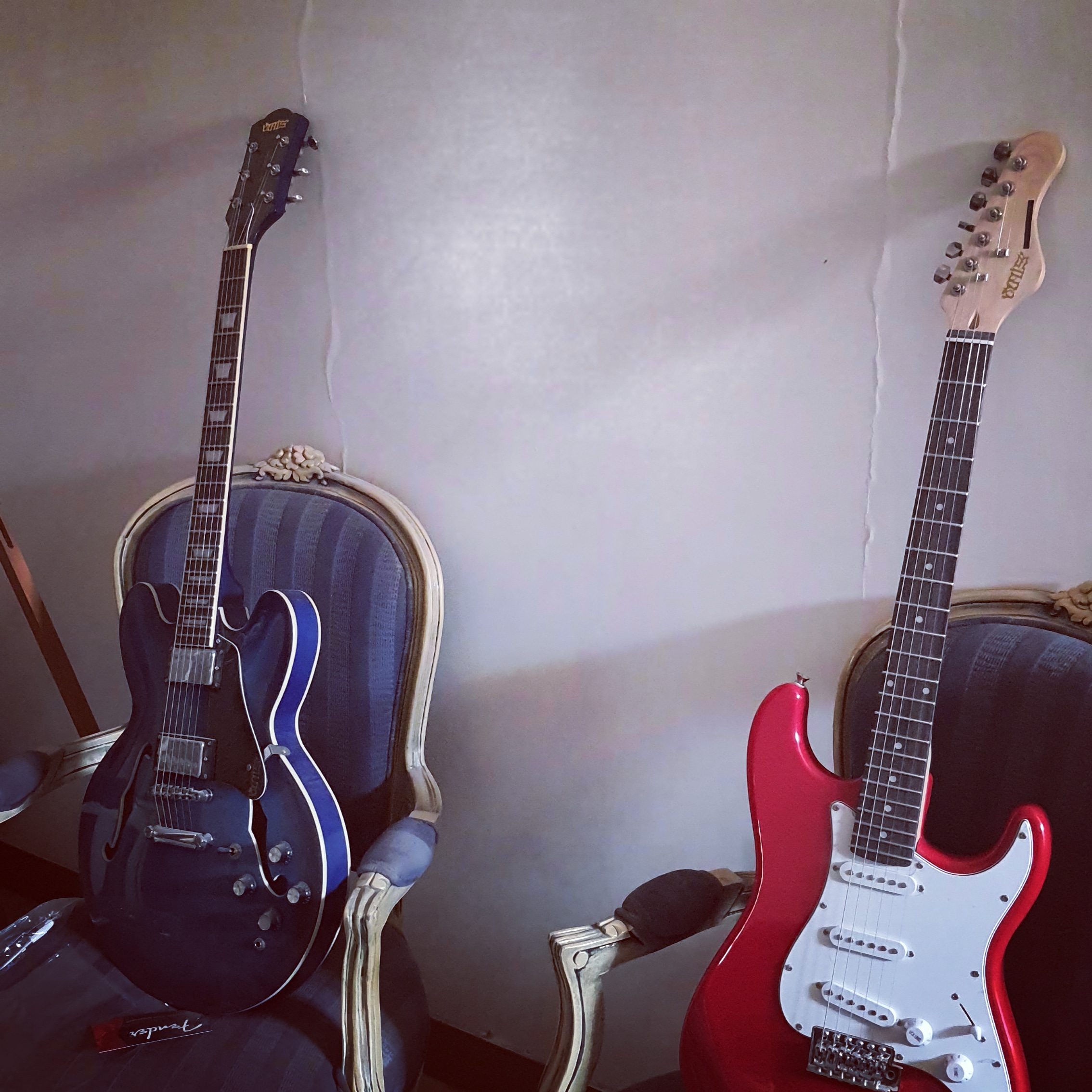 جيتارات كهربائية Electric guitars Finder Sequier stratocaster