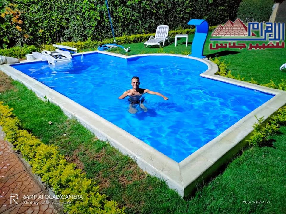 حمام سباحة بالشكل والتصميم اللى يناسب ديكور فيلتك 