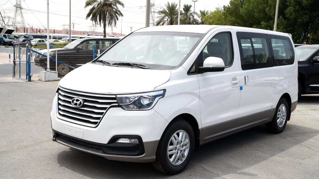 Explore Egypt’s Winter Wonders with Hyundai H1 Group Rentals! 