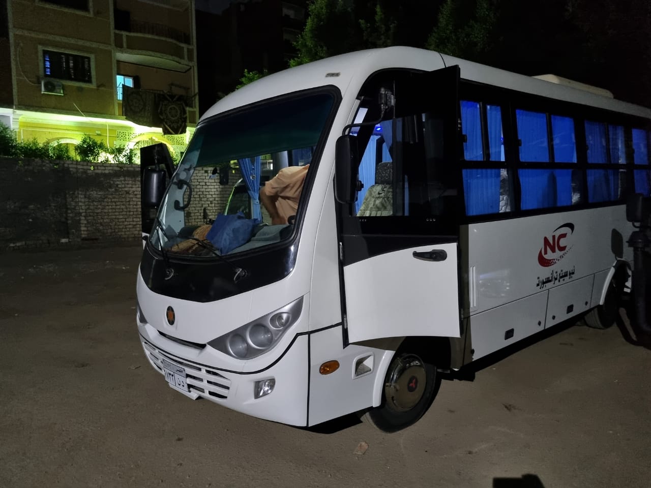 إيجار باص 28 فرد للرحلات الشتوية  Rental bus 28 من Rent Bus بسعر مميز بمناسبة الوايت فرايداي 