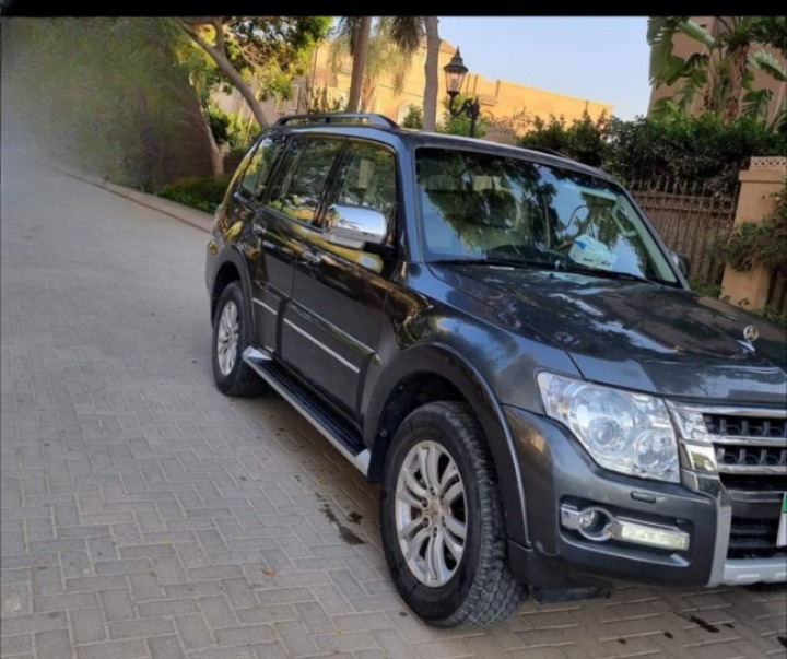 Pajero with Driver for Rent – Elegance and Power on the Road