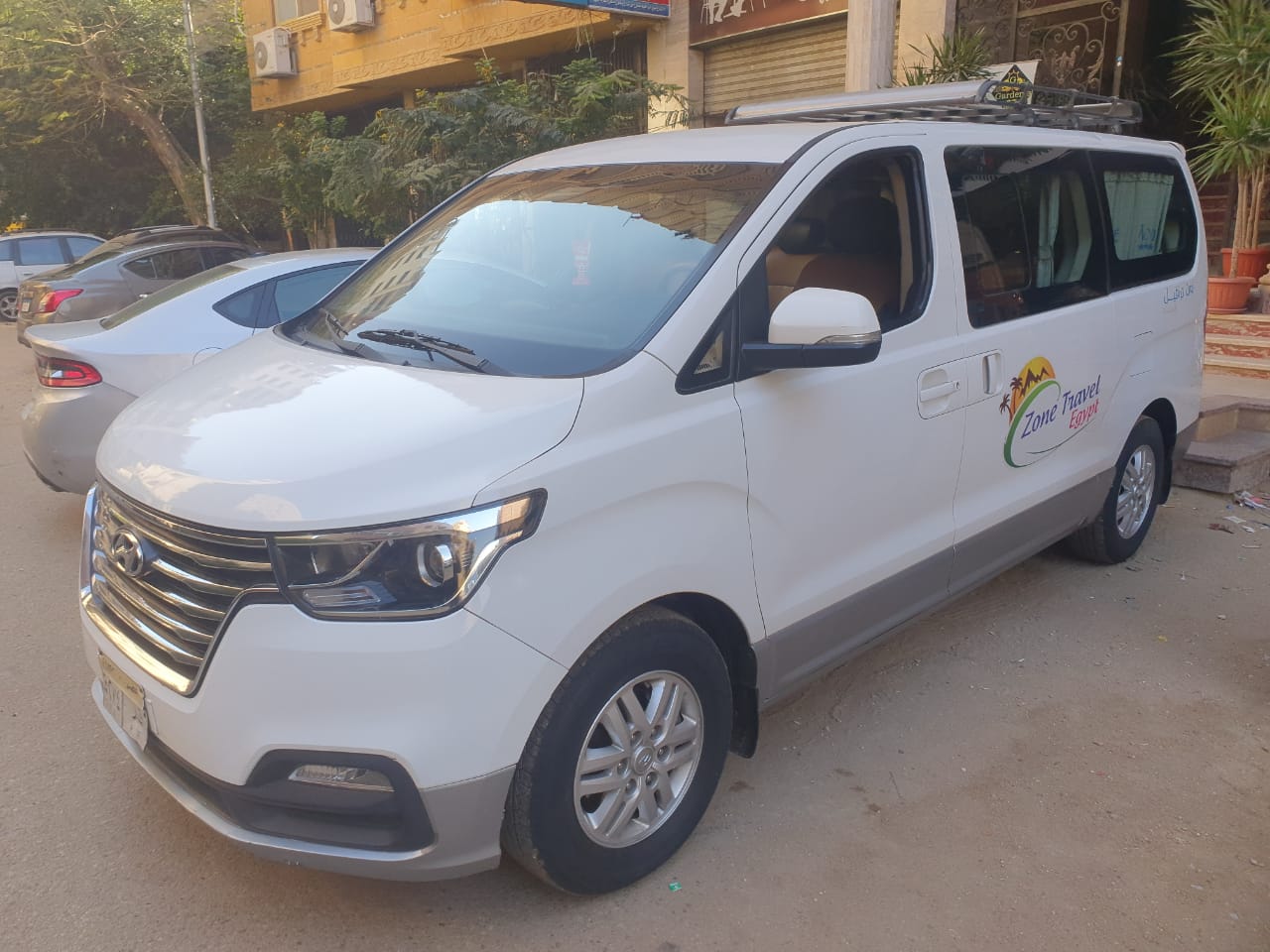 Hyundai H1 Rental: The Perfect Comfort for Your Group Trips