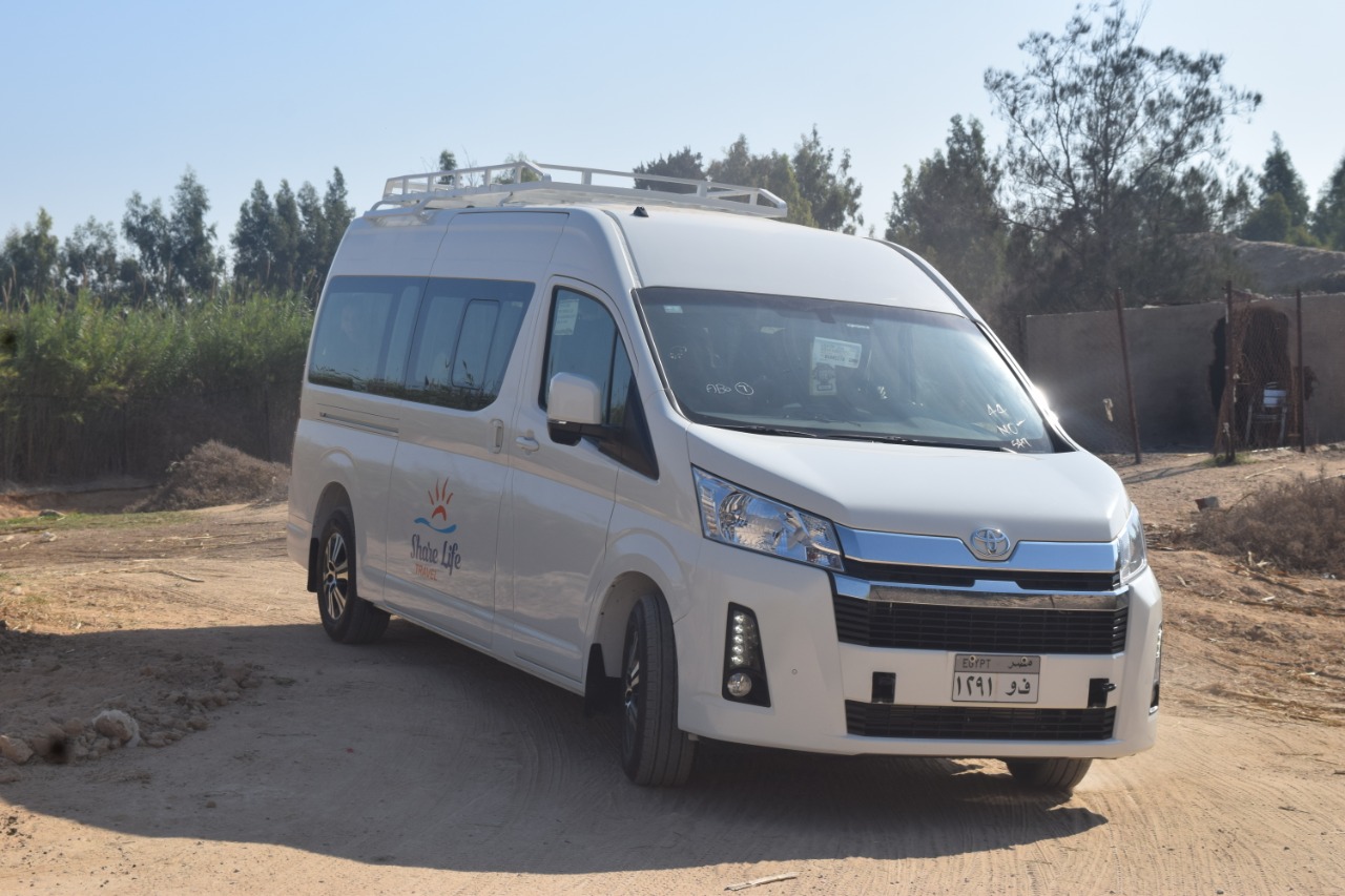 Toyota Hiace Rental with Driver for Memorable and Convenient Sightseeing Trips.