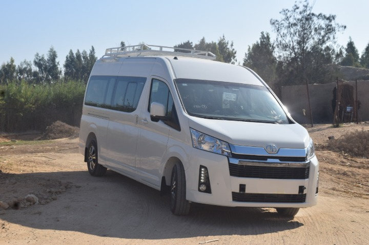 "Toyota Hiace with Professional Driver: Fast and Safe Airport Transfers"