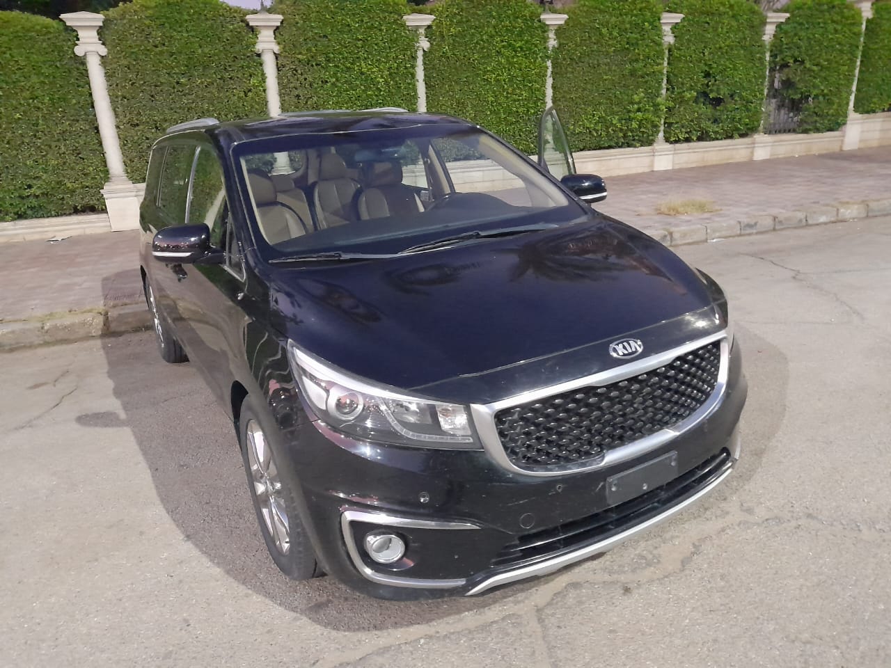 Kia Carnival: Ultimate Luxury and Comfort for Your Travels! Kia Carnival: Ultimate Luxury and Comfor