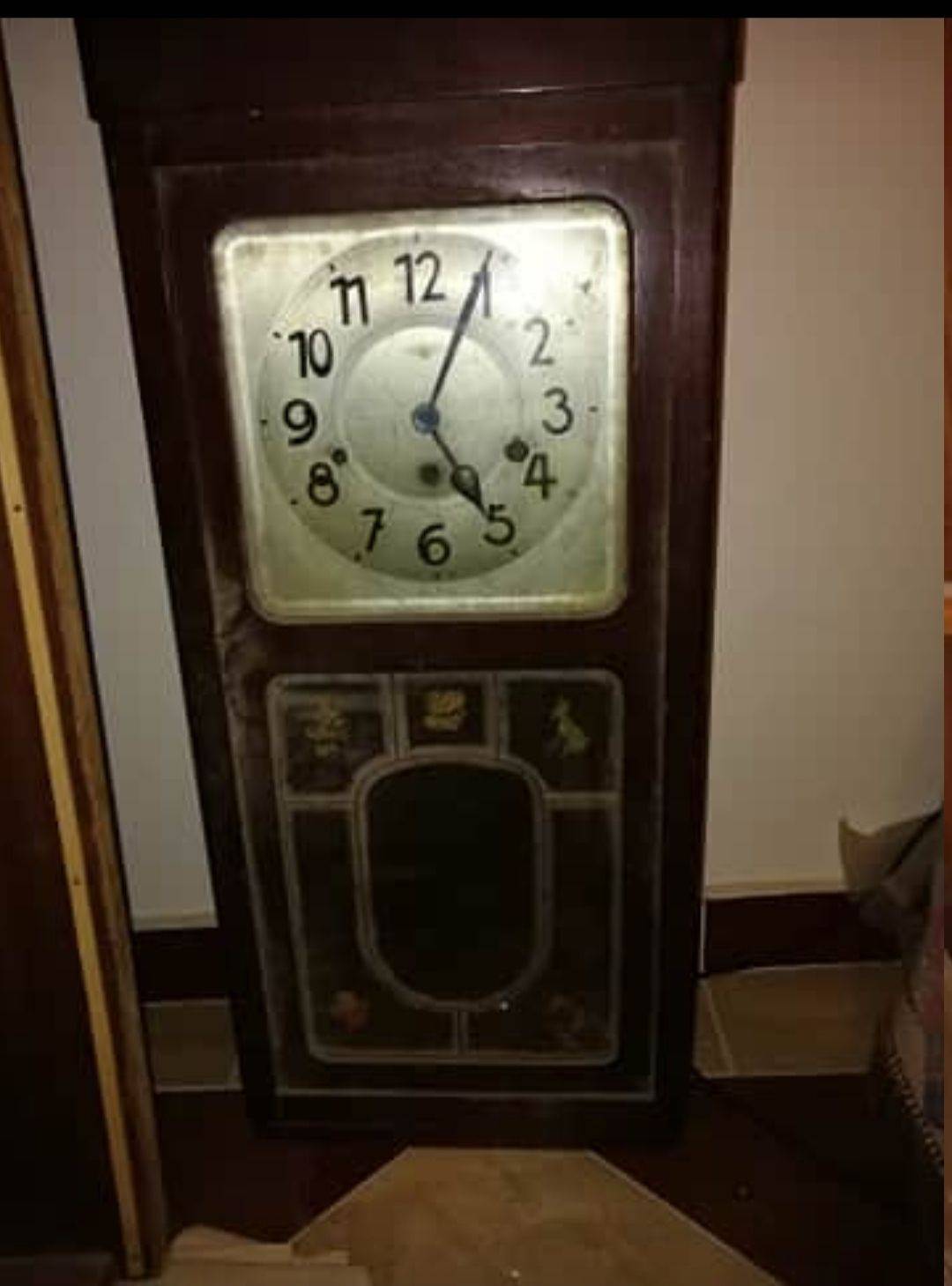 ساعة قديمة صناعة سويسرية للبيع